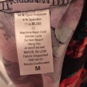 LuLaRoe Dresses - Lularoe floral Amelia. Medium. EUC LuLaRoe Dresses - Lularoe floral Amelia. Medium. EUC